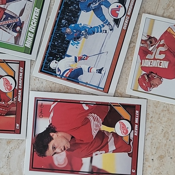 1990s Hockey Cards - Picture 7 of 16